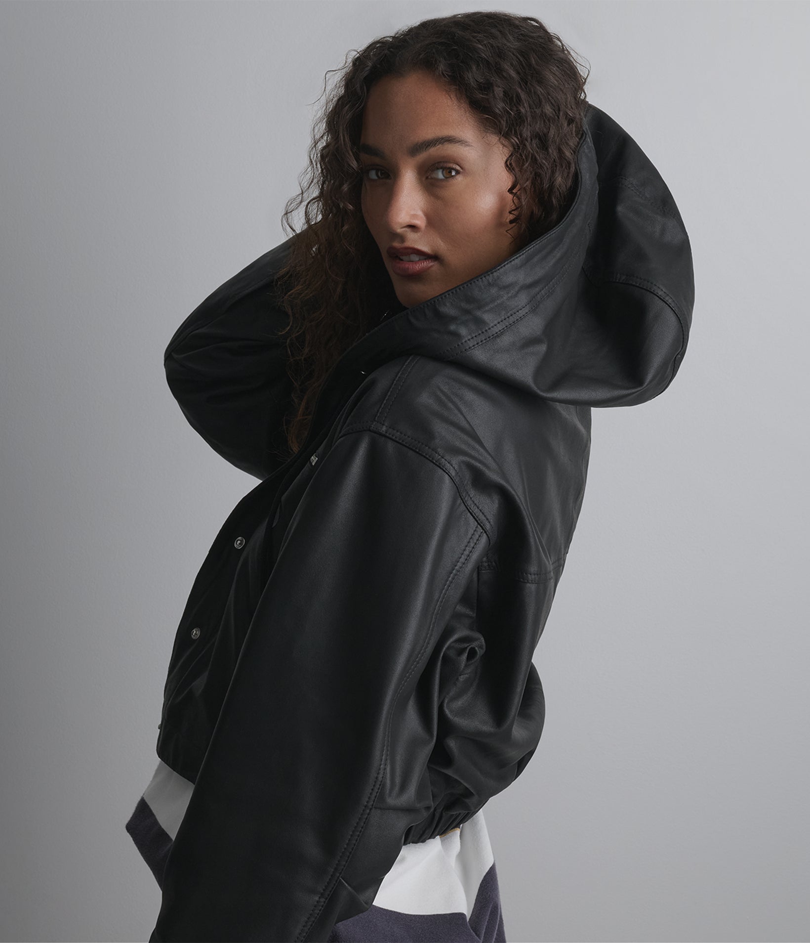 BELPER ATTACHED DOWN HOOD（BLACK） Belle Cropped Lightweight Hooded Jacket | Wilsons Leather